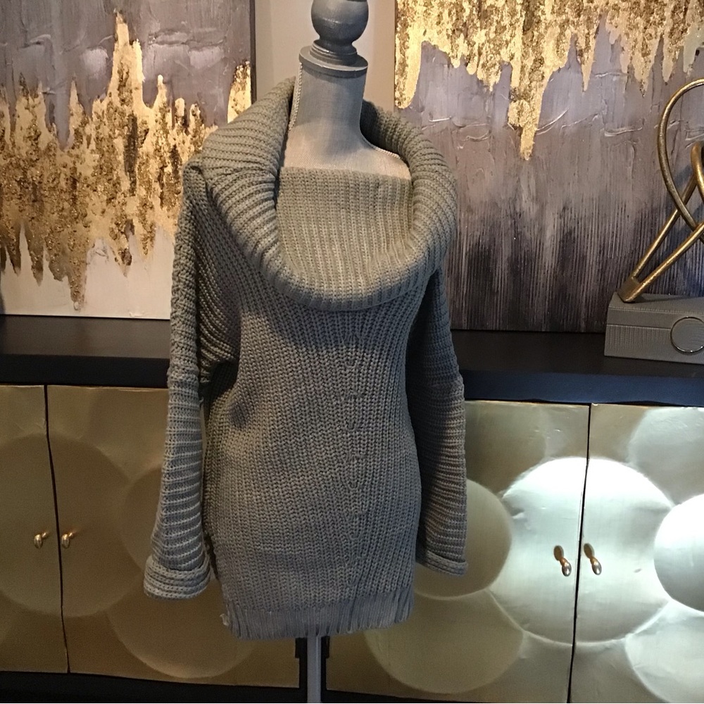 Off Shoulder Grey Sweater - Picture 4 of 9